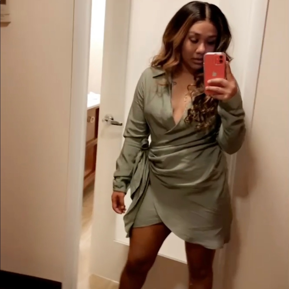 Sage green dress lightly worn. Size large but run small. I’m 5”1 and 145 lbs